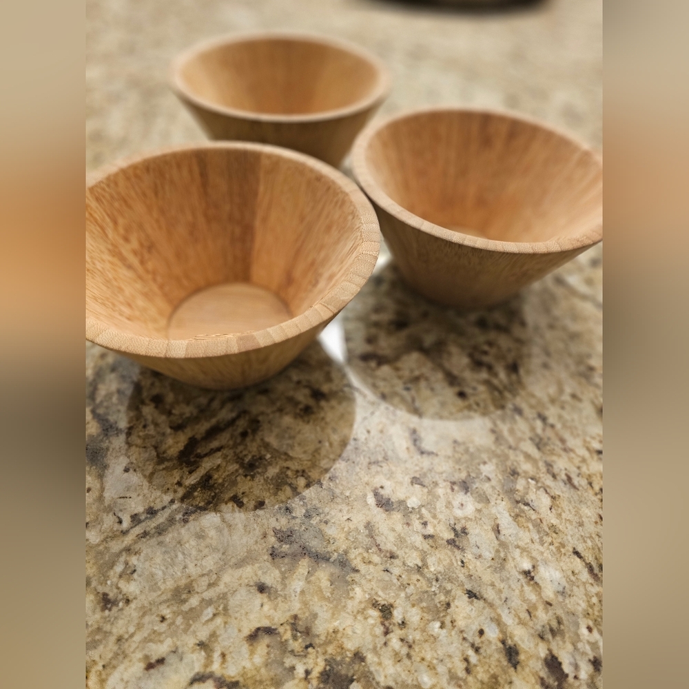 Wood salad bowls